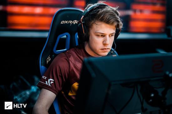 LPL夏季赛第二周最佳阵容出炉，LNG成为最大惊喜