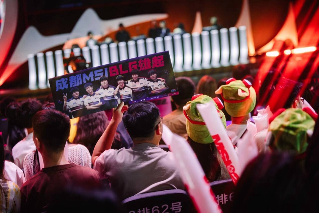 JD Gaming 发布了 Xun 的新年祝福：祝大家在新的一年里好运连连，财源广进！