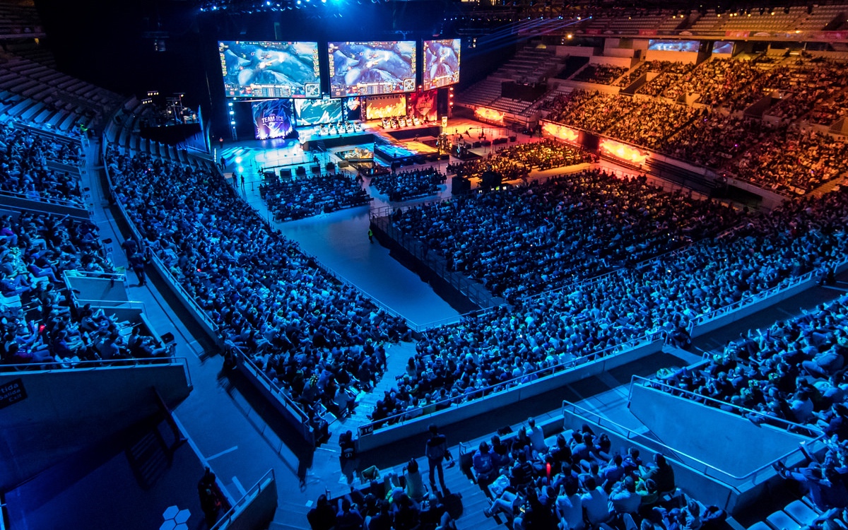 UP官方：经过双方友好的沟通和协商，我们告别 Decade （ Decade ）。